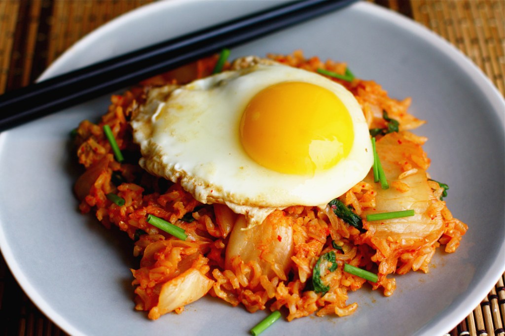 KIMCHI BOKKEUMBAP (ou Riz Frit au&nbsp;Kimchi)