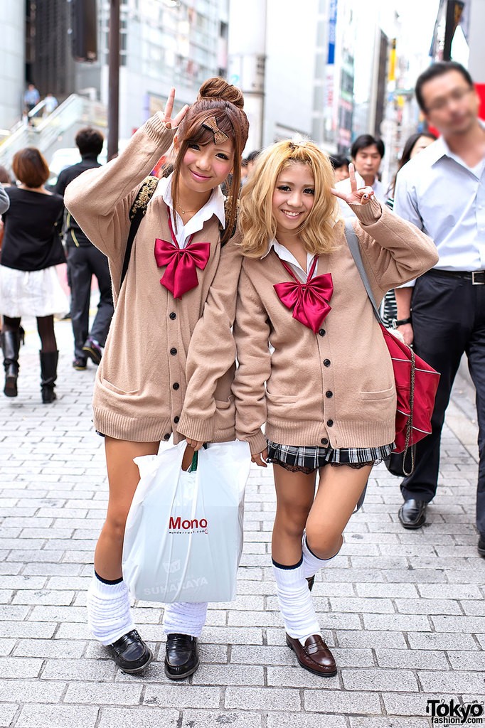 12824a_0ec7d01fb00b47bbadb41bc5544aa62a_mv2