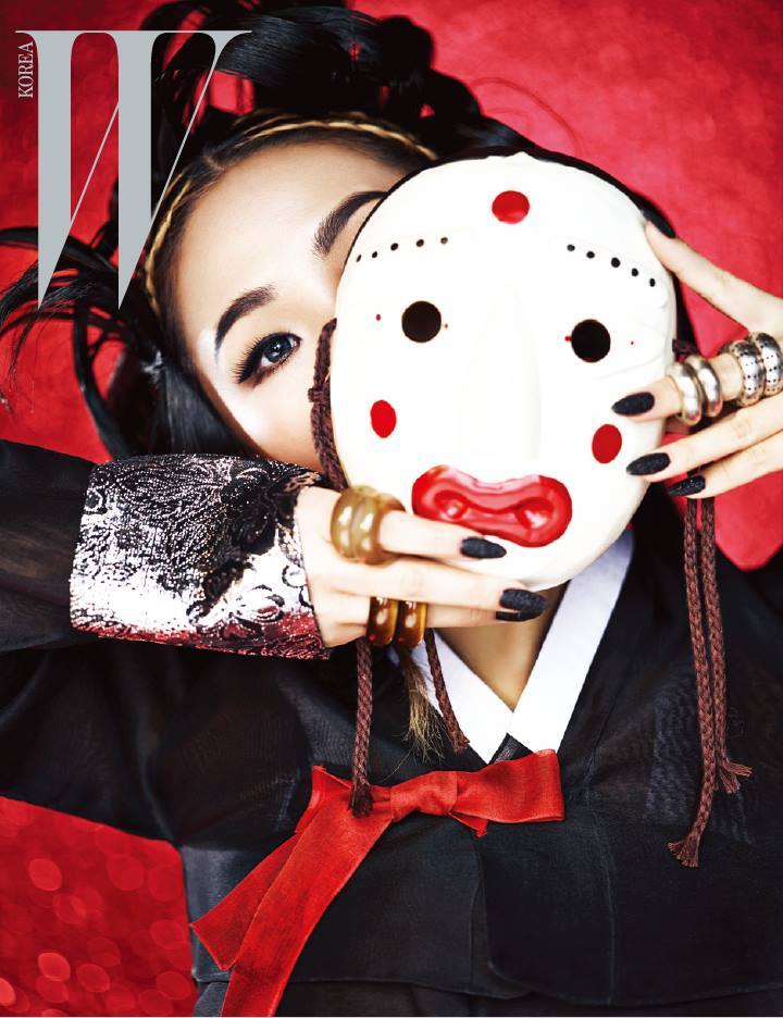 CL en hanbok pour W&nbsp;KOREA